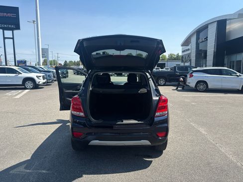 Used 2022 Chevrolet Trax LT w/ LT Convenience Package AWD/4WD image 10