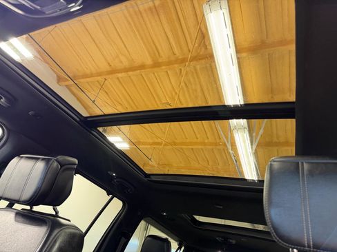 Used 2024 Jeep Grand Wagoneer L 4WD image 15