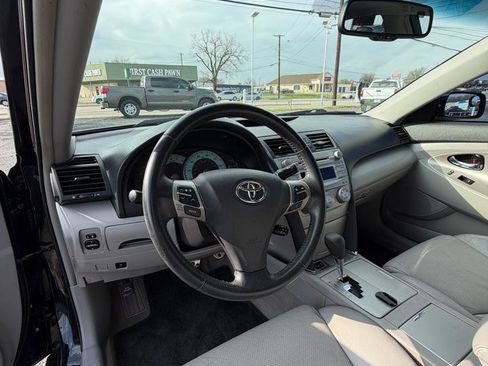 Used 2010 Toyota Camry SE image 9