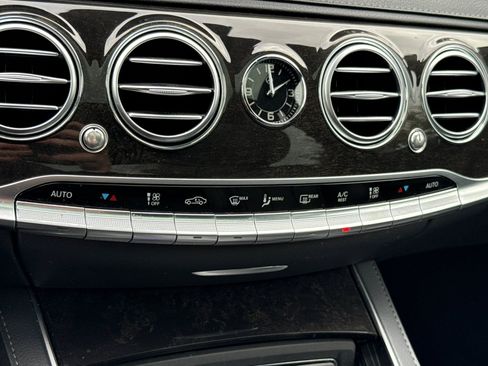 Used 2019 Mercedes-Benz S 450 Sedan image 25