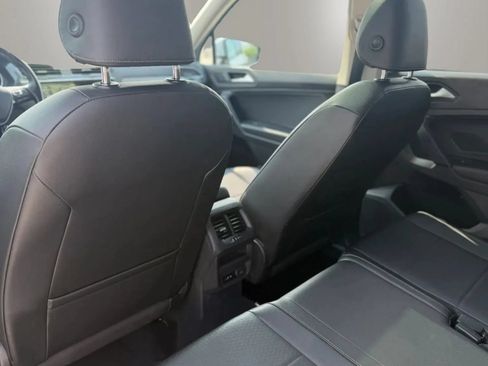 Used 2019 Volkswagen Tiguan SE w/ Panoramic Sunroof Package AWD/4WD image 17