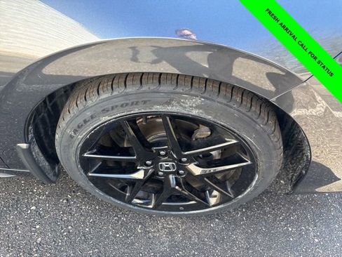 Used 2025 Honda Civic Sport image 5