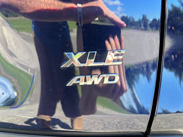 Used 2025 Toyota RAV4 XLE AWD/4WD image 40