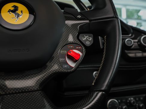 Used 2018 Ferrari 488 Spider RWD image 33