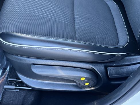 Certified 2023 Hyundai Venue Limited image 18