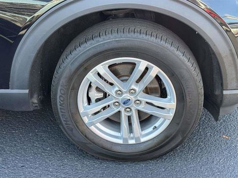 Used 2022 Ford Explorer XLT w/ Class IV Trailer Tow Package image 6