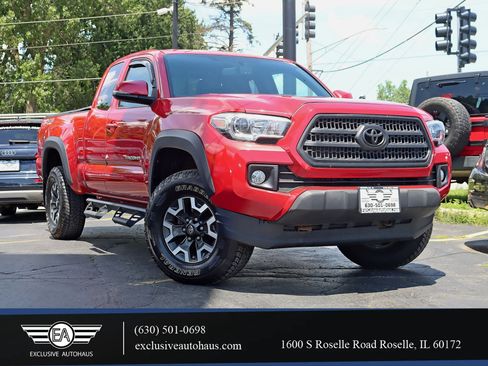Used 2016 Toyota Tacoma TRD Sport AWD/4WD image 1