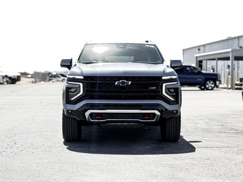 Certified 2025 Chevrolet Suburban Z71 image 2