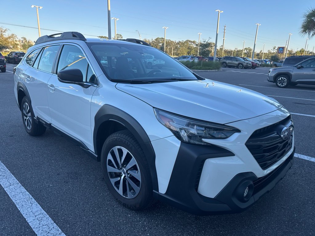 Used 2025 Subaru Outback AWD/4WD image 3