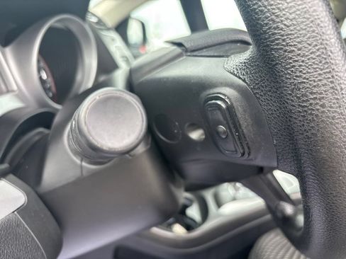 Used 2020 Dodge Journey SE FWD image 20