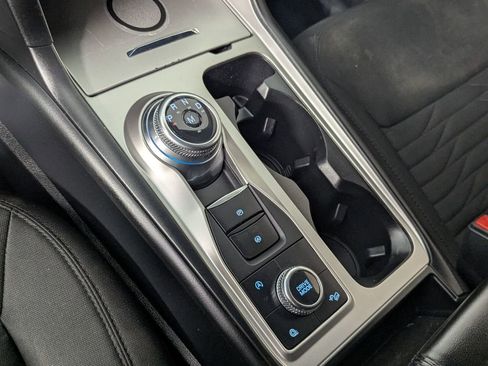 Used 2020 Ford Explorer XLT image 25