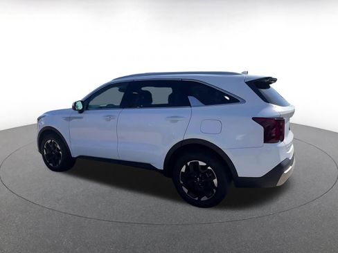 Used 2024 Kia Sorento S FWD image 10
