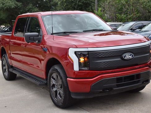 Certified 2025 Ford F150 Lightning Flash AWD/4WD image 4