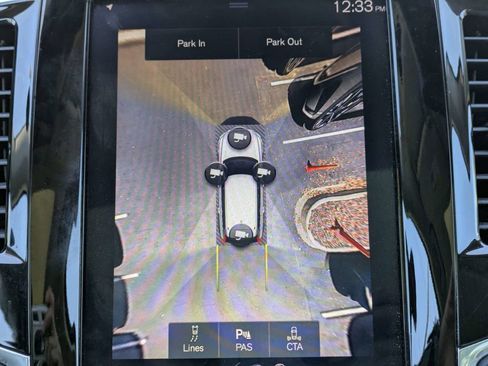 Used 2018 Volvo XC90 T6 Momentum w/ Convenience Package image 29