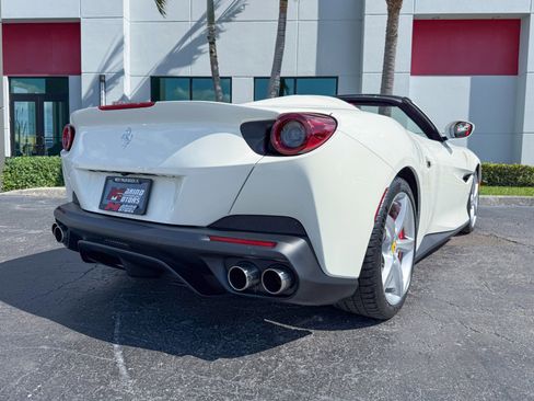 Used 2020 Ferrari Portofino image 19
