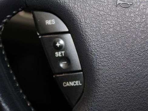 Used 2005 Ford Thunderbird image 23