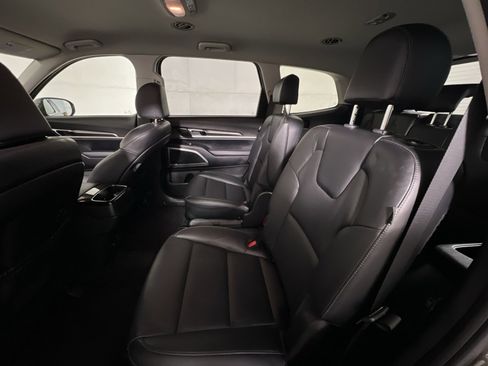 Used 2023 Kia Telluride S AWD/4WD image 24