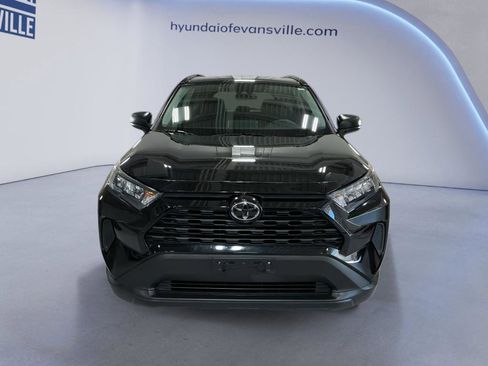Used 2021 Toyota RAV4 LE image 1