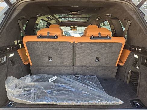 Used 2025 BMW X7 xDrive40i w/ M Sport Package image 28