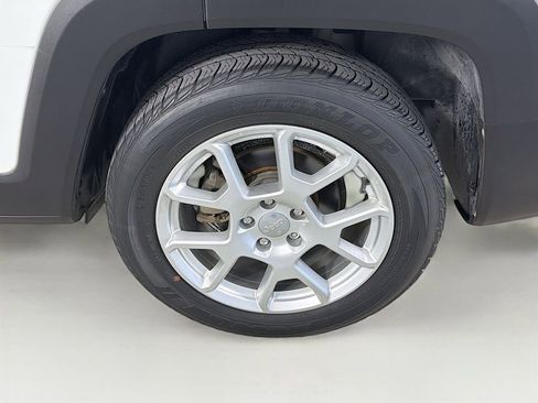 Used 2019 Jeep Renegade Latitude image 30