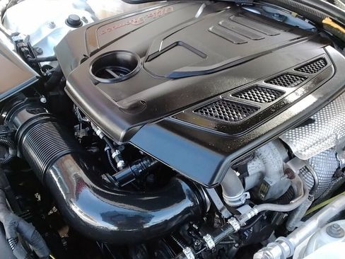 Used 2017 Alfa Romeo Giulia AWD w/ Cold Weather Package image 28
