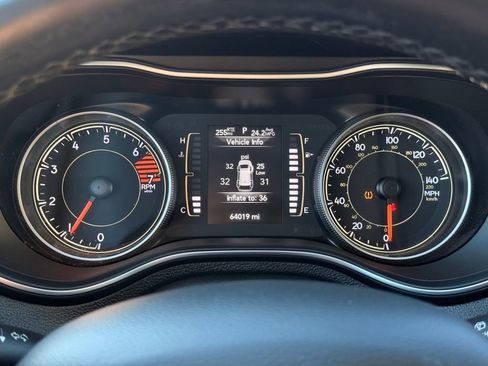 Used 2021 Jeep Cherokee Latitude Plus image 30