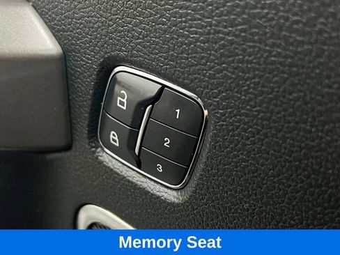 Used 2015 Ford F150 Platinum w/ Equipment Group 701A Luxury AWD/4WD image 18