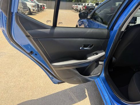 Used 2022 Nissan Sentra SV FWD image 14