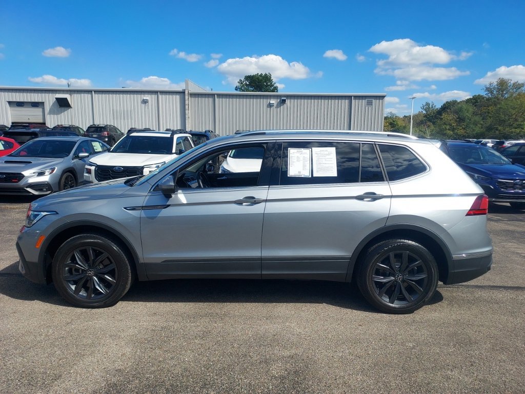 Certified 2023 Volkswagen Tiguan SE w/ Panoramic Sunroof Package AWD/4WD image 5