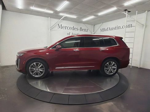 Used 2024 Cadillac XT6 Premium Luxury w/ Technology Package FWD image 4