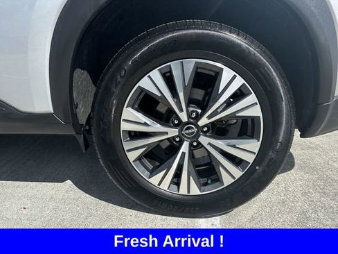 Used 2023 Nissan Rogue SV image 11