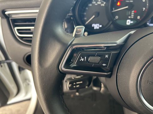 Used 2022 Porsche Macan image 49