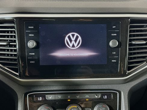 Used 2022 Volkswagen Atlas Cross Sport SE w/ Panoramic Sunroof Package FWD image 19
