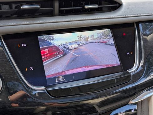 Used 2020 Cadillac XT6 Premium Luxury image 19