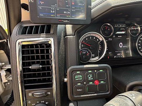Used 2016 RAM 2500 Laramie w/ Sport Appearance Group AWD/4WD image 10