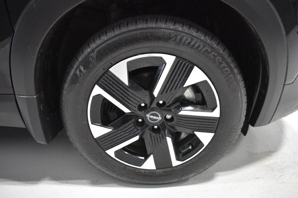 Certified 2026 Nissan Kicks SV w/ SV Premium Package AWD/4WD image 10