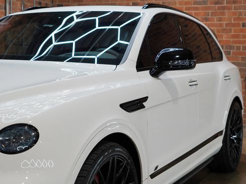 Used 2022 Bentley Bentayga AWD/4WD image 23