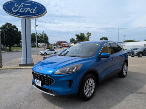 Used 2020 Ford Escape SE AWD/4WD image 2