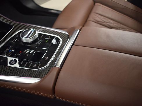 Used 2026 BMW X7 M60i image 37