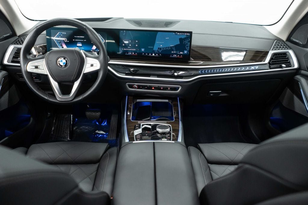 Used 2026 BMW X7 xDrive40i w/ Premium Package AWD/4WD image 9