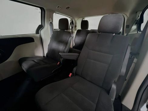 Used 2016 Dodge Grand Caravan SE w/ Quick Order Package 29E SE FWD image 22