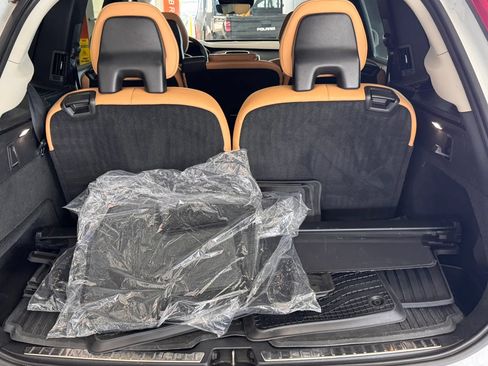 Used 2016 Volvo XC90 T6 Momentum w/ Momentum Plus Package AWD/4WD image 30