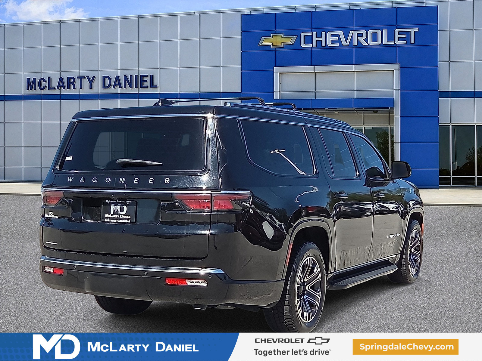 Used 2023 Jeep Wagoneer L 4WD w/ Premium Group I image 5