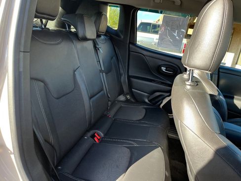 Used 2017 Jeep Renegade Trailhawk image 35