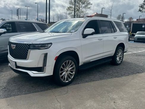 Used 2023 Cadillac Escalade Premium Luxury image 2