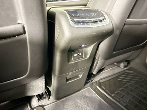 Used 2024 Cadillac XT6 Premium Luxury FWD image 16