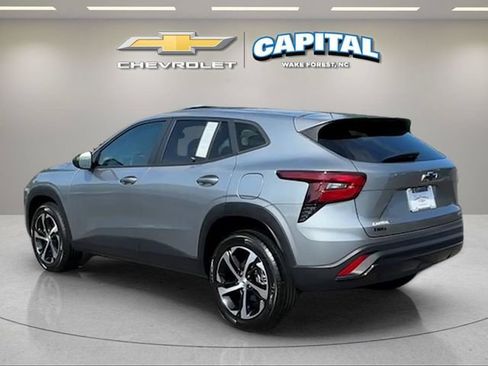 Used 2024 Chevrolet Trax RS w/ Driver Confidence Package FWD image 4
