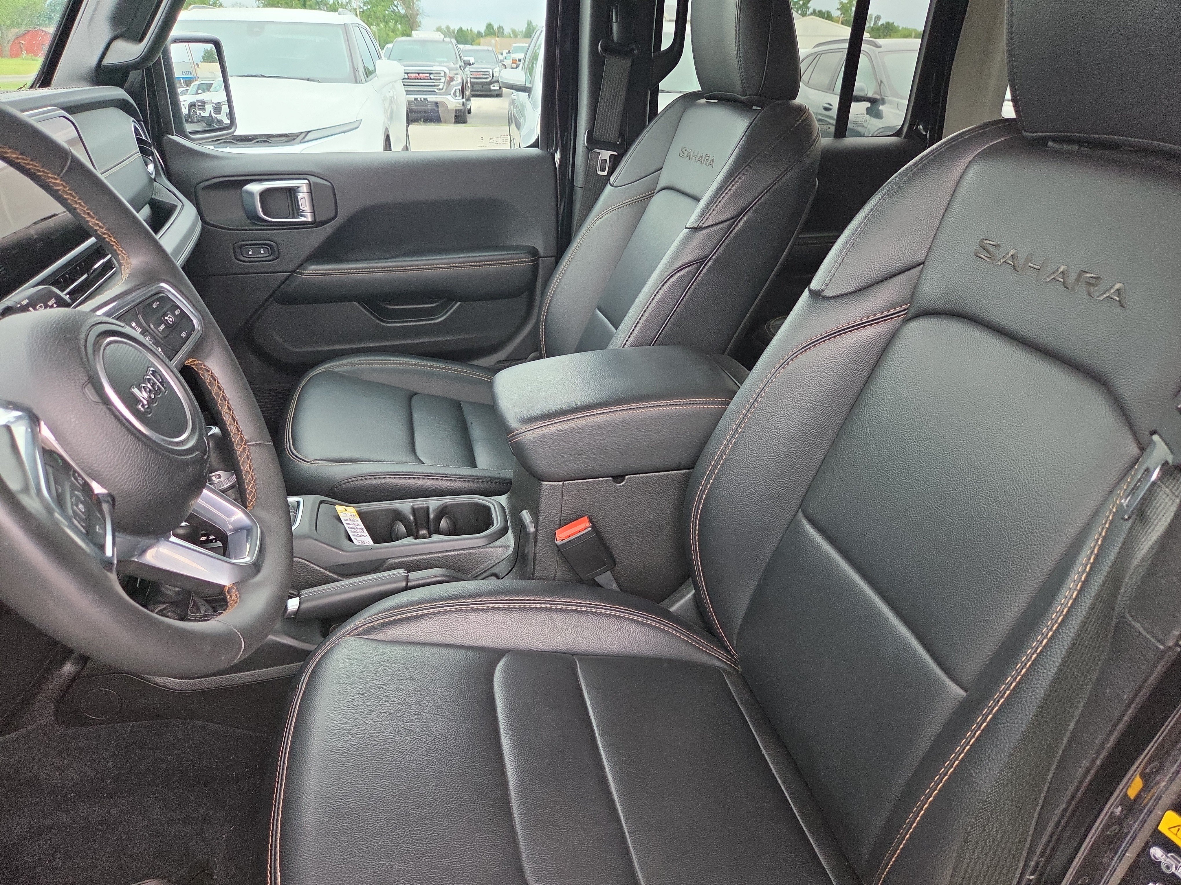 Used 2024 Jeep Wrangler Unlimited Sahara AWD/4WD image 7