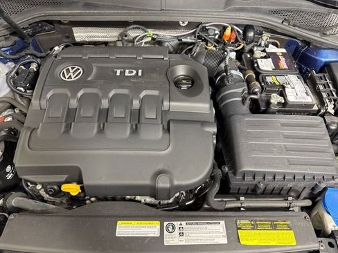 Used 2015 Volkswagen Golf TDI SE FWD image 9