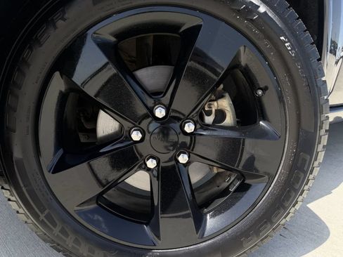 Used 2015 Jeep Grand Cherokee Altitude AWD/4WD image 9